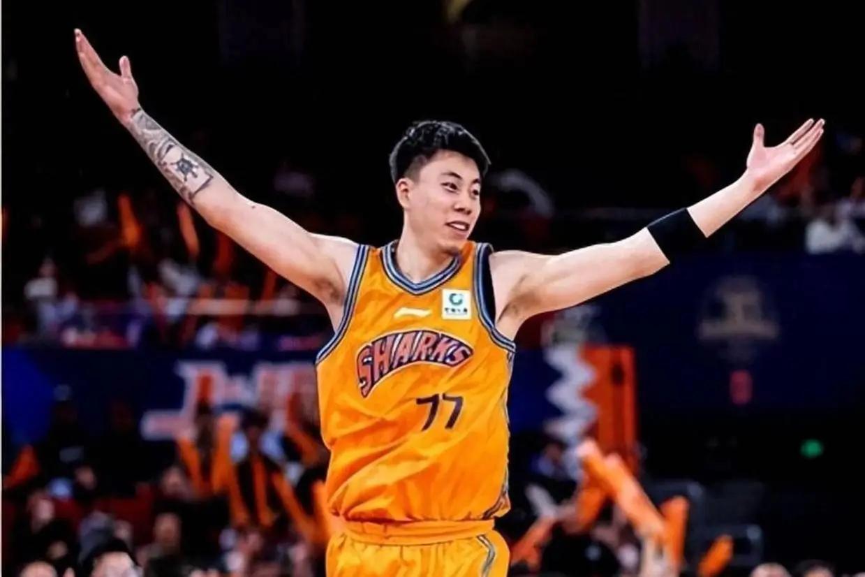 又一人重伤!快船米勒肩部手术至少休战半年:7月刚签3年合同