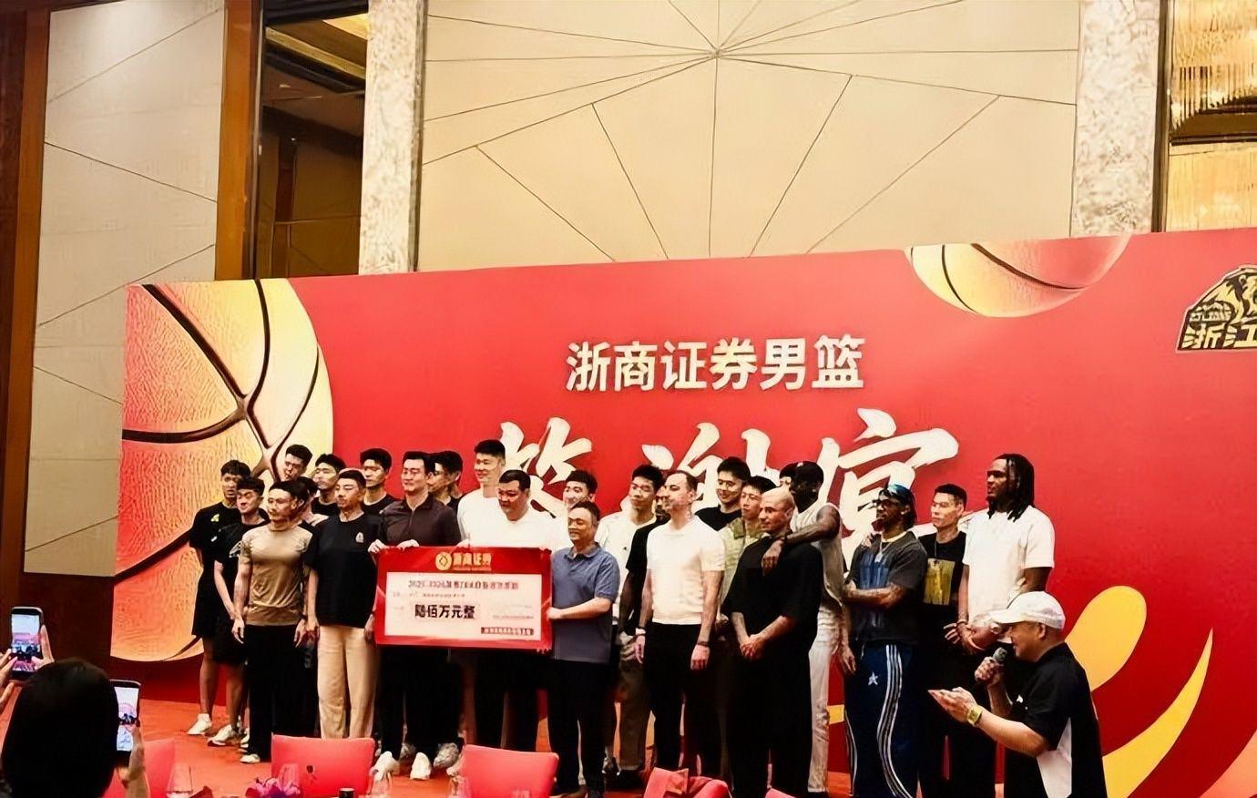 超早期NBA实力榜：马刺领跑，雷霆紧随其后