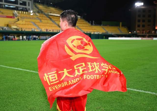 羽毛球世锦赛：国羽女单全员晋级，石宇奇爆冷“一轮游”