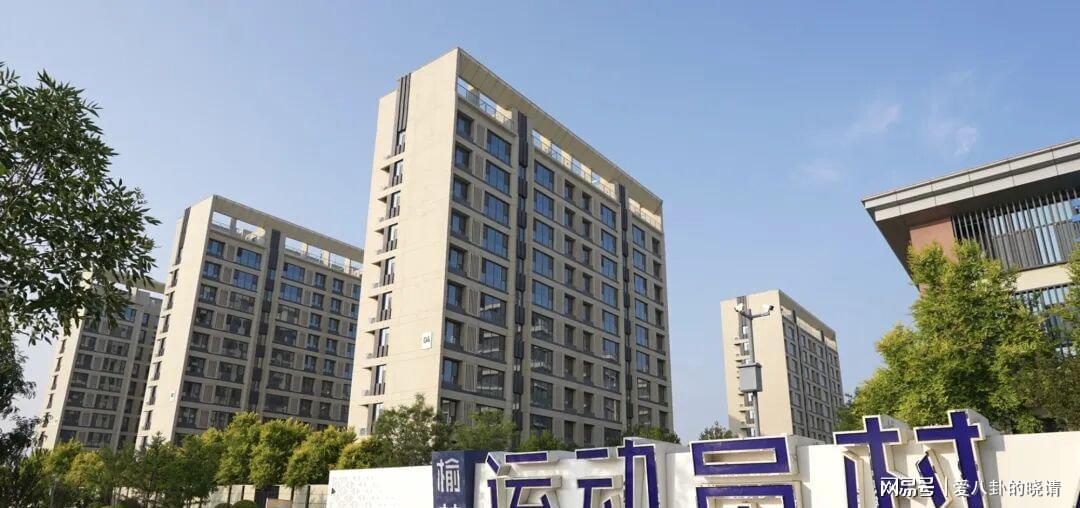 大连争亚冠名额不踩刹车,若拿下国安双保险,毛伟杰+吕焯毅边路压制