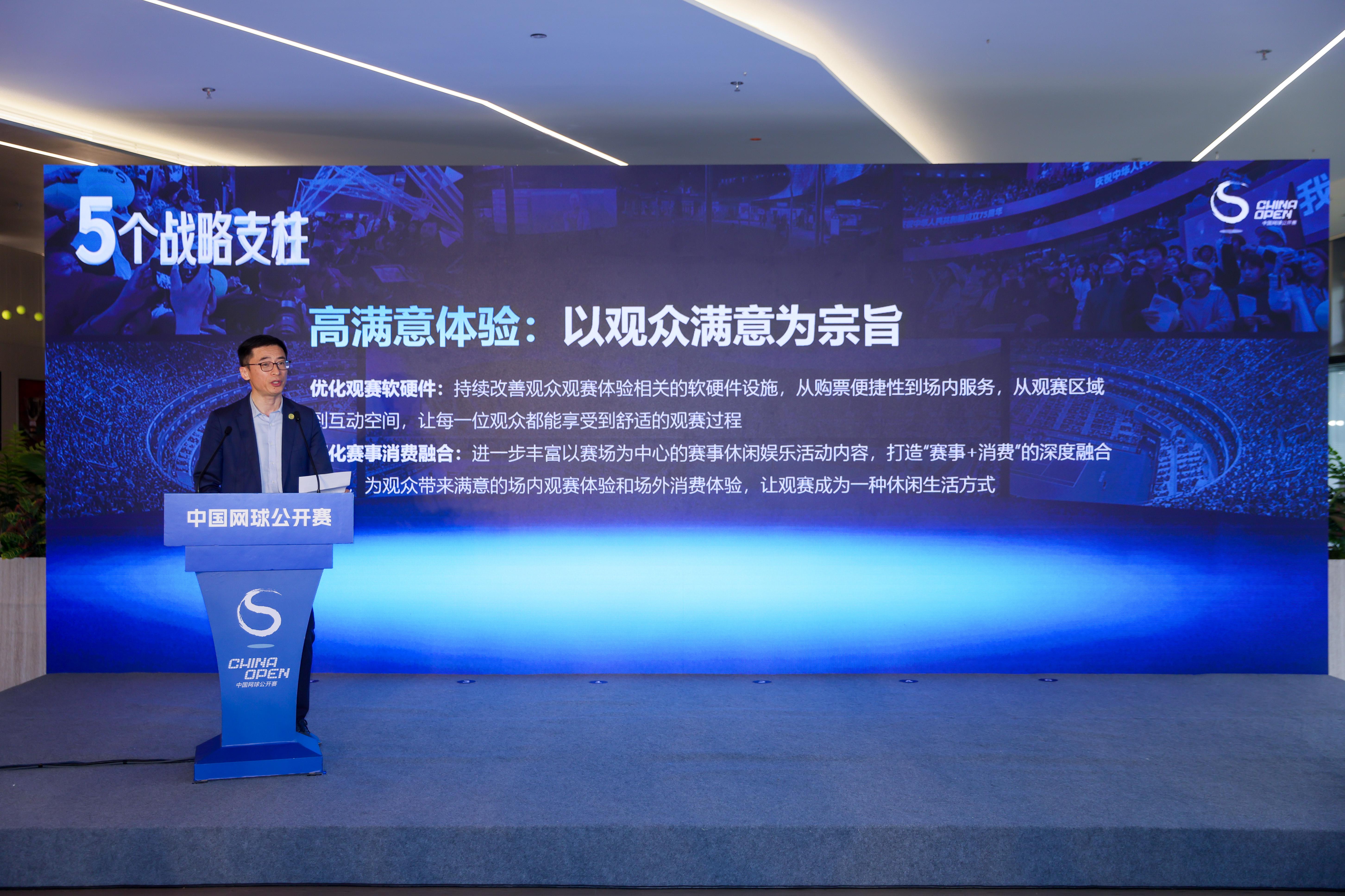 东契奇被拍到在斯洛文尼亚与花花公子模特现身夜店派对
